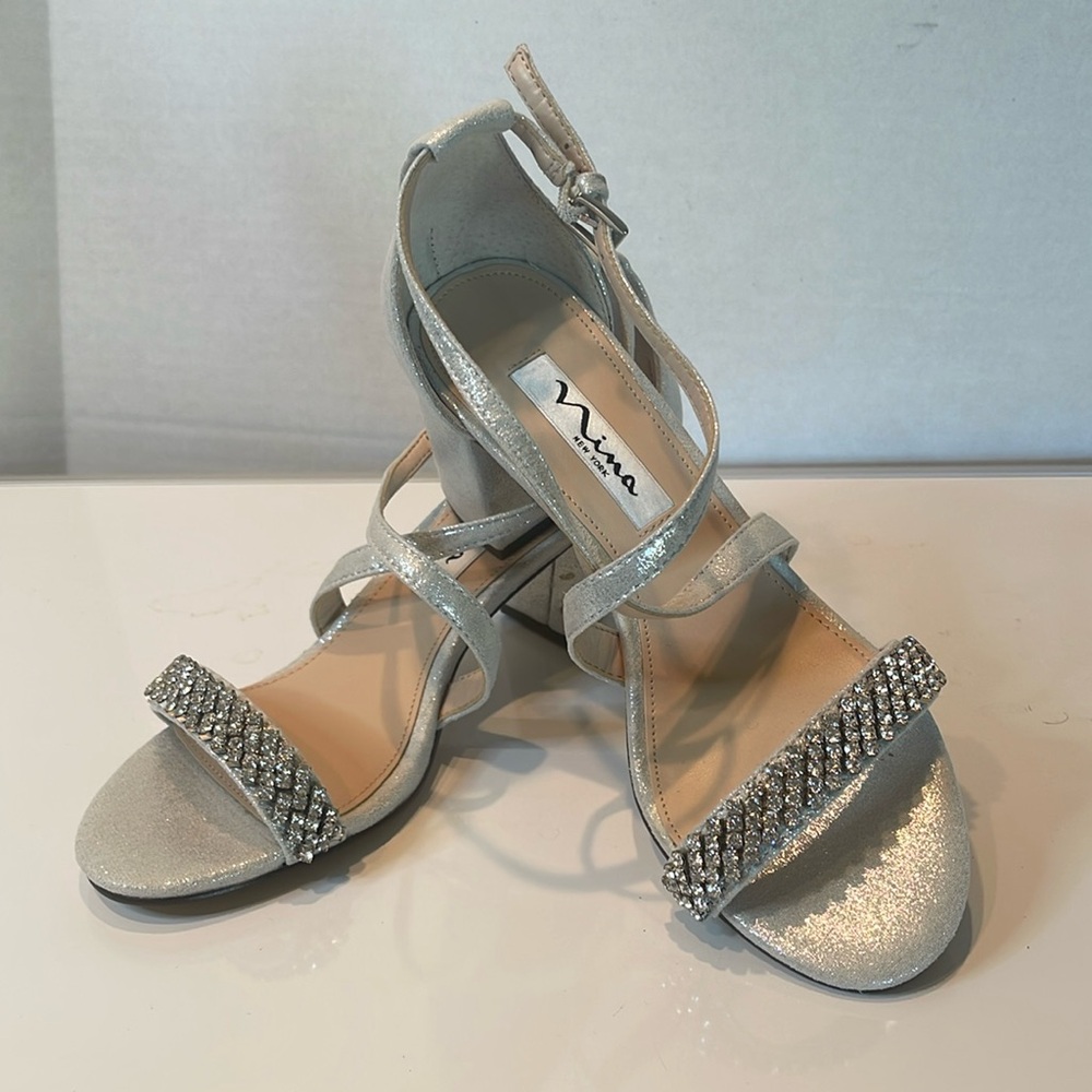 New Nina Nora Reflective‎ Suedette True Silver Faceted Crystals Block Heels 5.5M